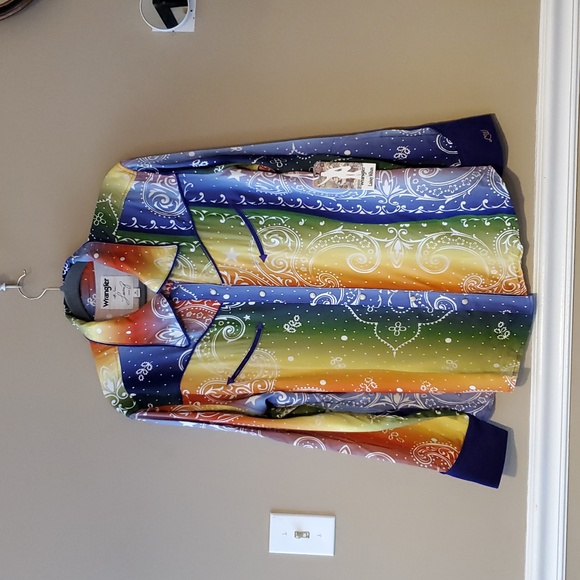 Wrangler x Lainey Wilson Rainbow Bandana Pearl Snap Western Shirt Size XL NWT'S - Picture 3 of 11